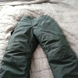 Im am selling snow pants